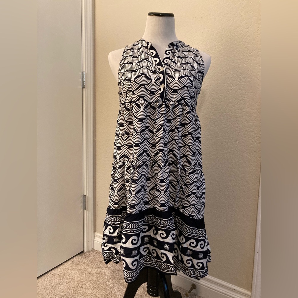 Black and White Patterned Sleeveless Dress